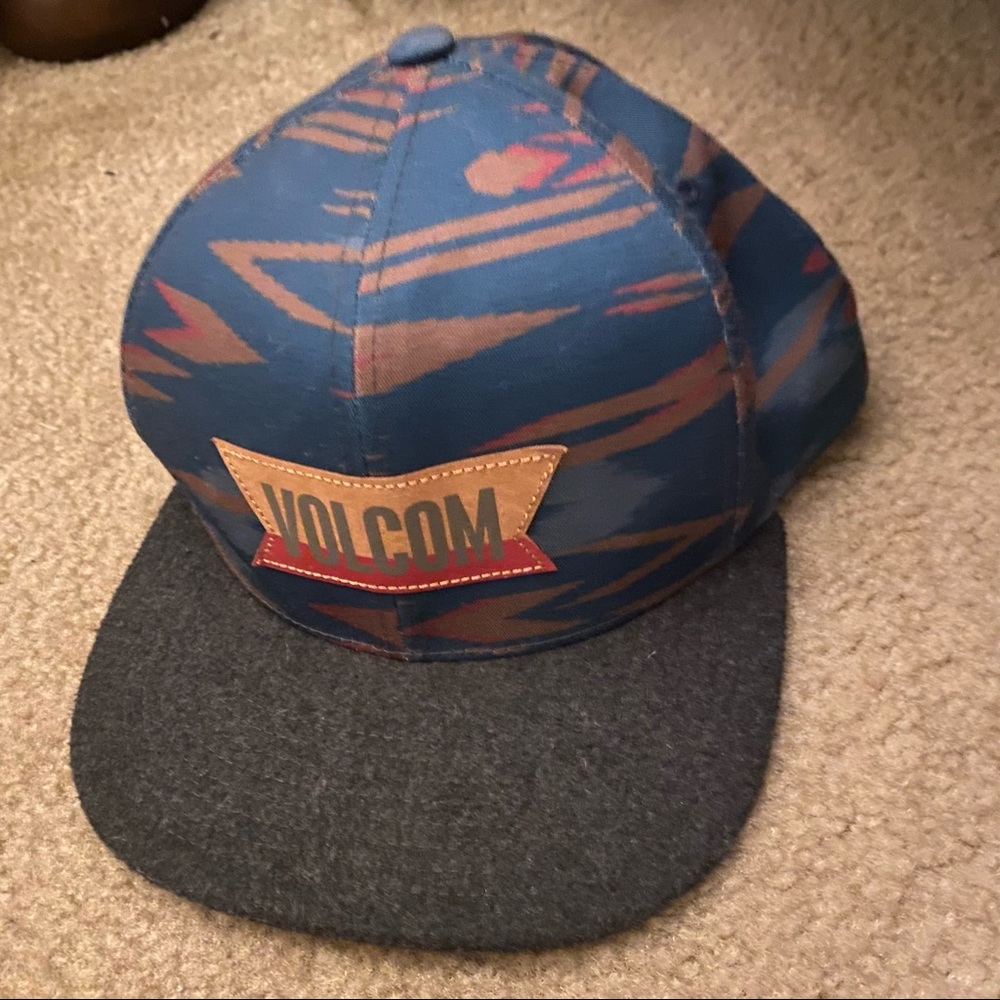Volcom hat still like new